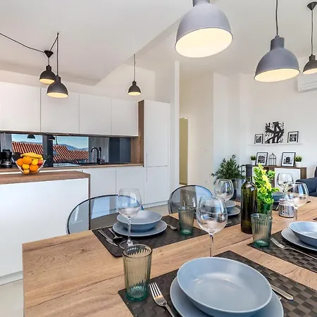 Daire Solis Lacus Penthouse *