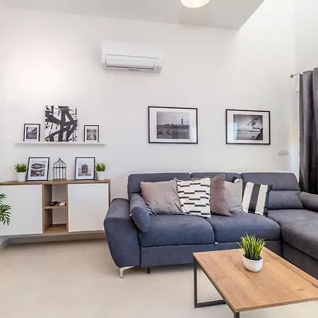 Solis Lacus Penthouse Apartment Njivice