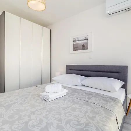 Daire Solis Lacus Penthouse *