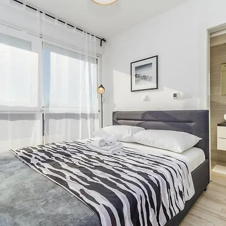 Solis Lacus Penthouse Njivice