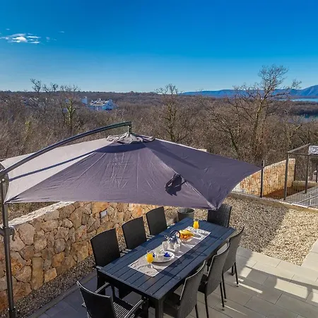 Daire Solis Lacus Penthouse