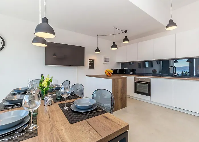 Solis Lacus Penthouse Njivice