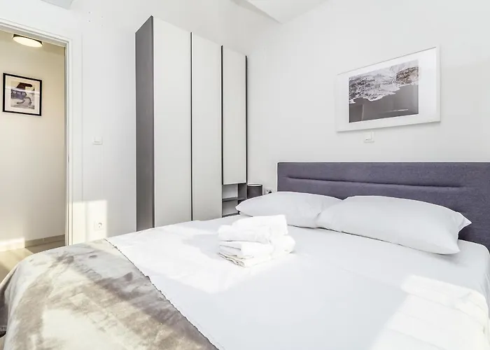Solis Lacus Penthouse