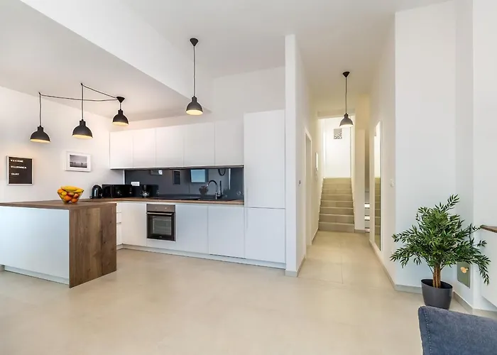 Solis Lacus Penthouse Njivice