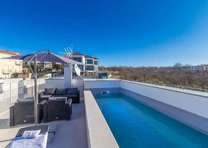 Solis Lacus Penthouse Njivice