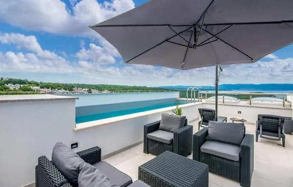 Solis Lacus Penthouse Διαμέρισμα Njivice