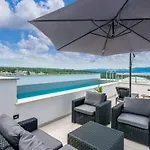 Solis Lacus Penthouse Apartmán Njivice