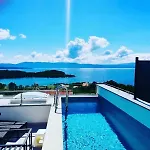 Solis Lacus Penthouse * Njivice