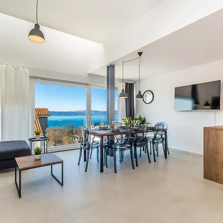 Solis Lacus Penthouse