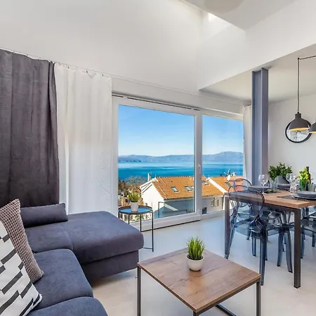 Solis Lacus Penthouse Apartment *