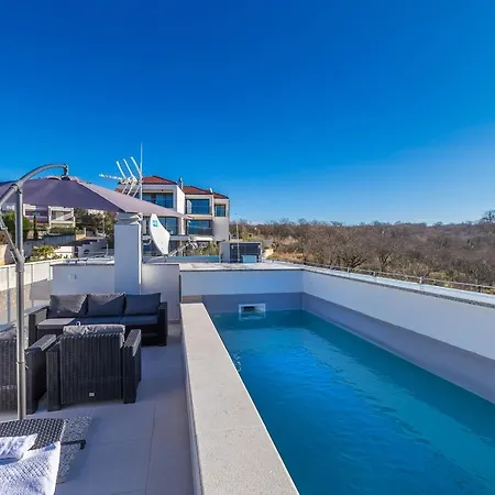 Solis Lacus Penthouse Njivice