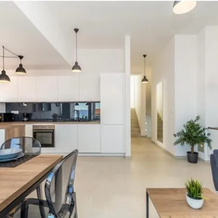 Solis Lacus Penthouse Njivice