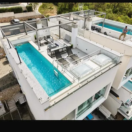Solis Lacus Penthouse Njivice